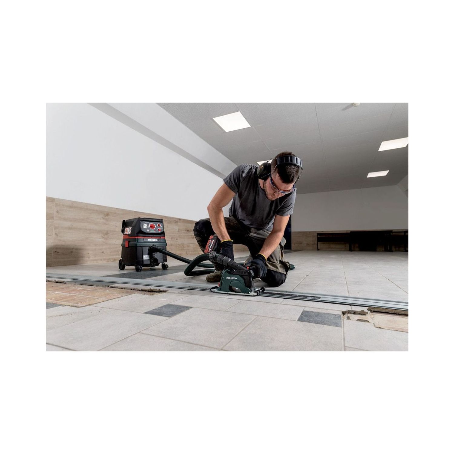 Metabo Angle Grinders 601738830 Thumbnail 1