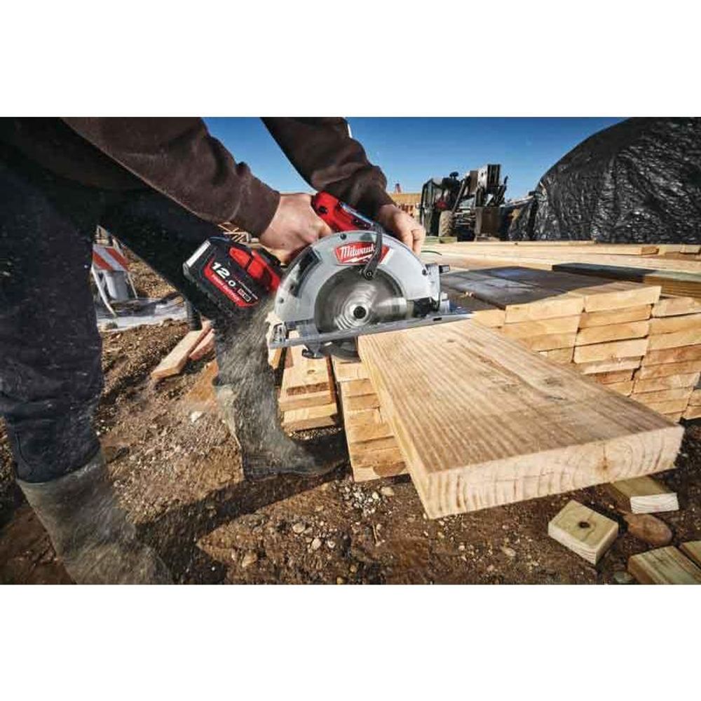 Milwaukee Circular Saws M18FCS66-121C Thumbnail 4