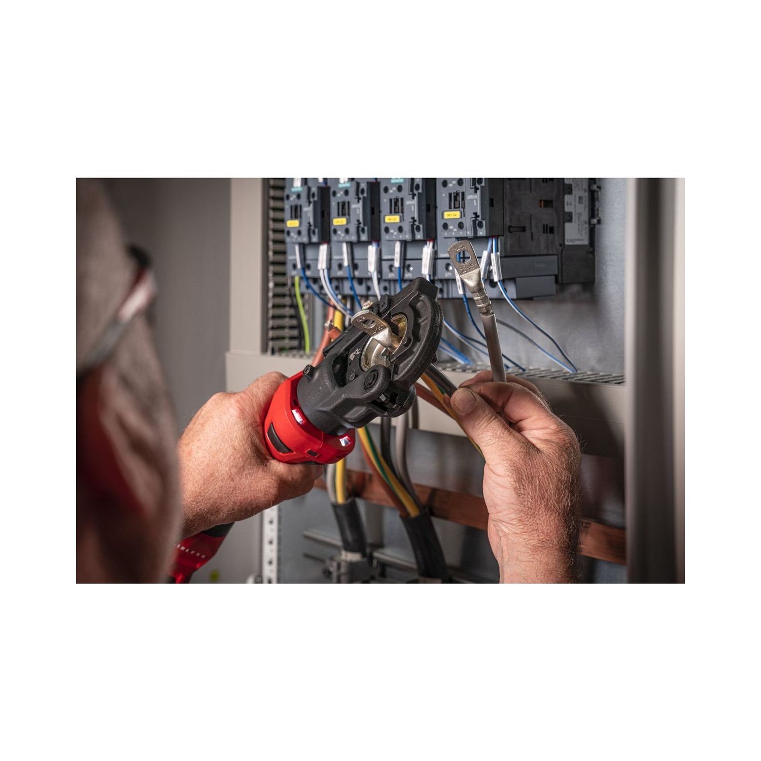 Milwaukee Cordless Hydraulic Crimpers M18ONEHCCT60-0C Thumbnail 5