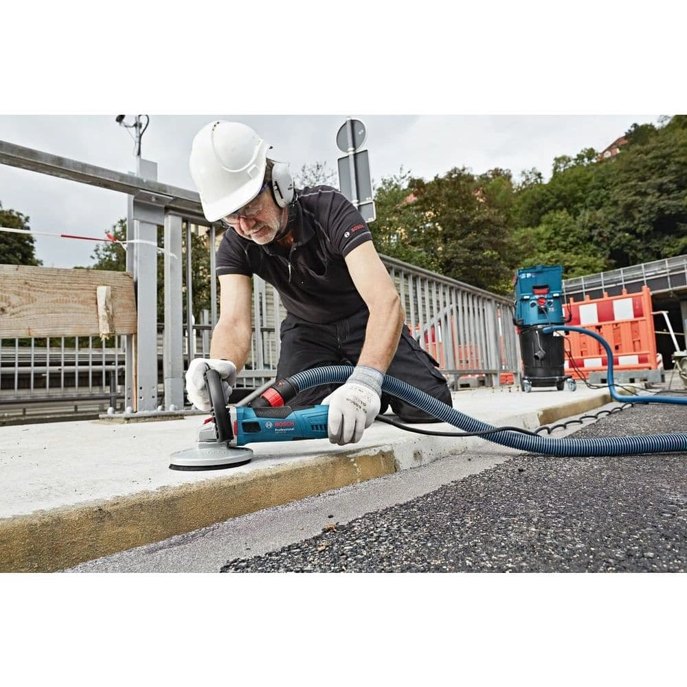 Bosch Angle Grinders GBR 15 CA Thumbnail 1