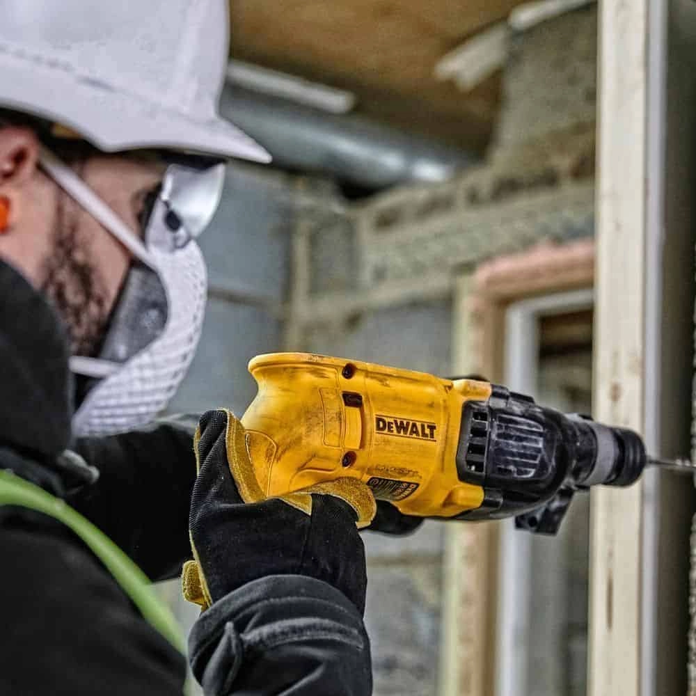 Dewalt Rotary Hammers D25033C-B5 Thumbnail 4