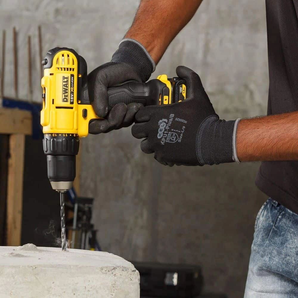 Dewalt Drill Drivers DCD771S2-B5 Thumbnail 3
