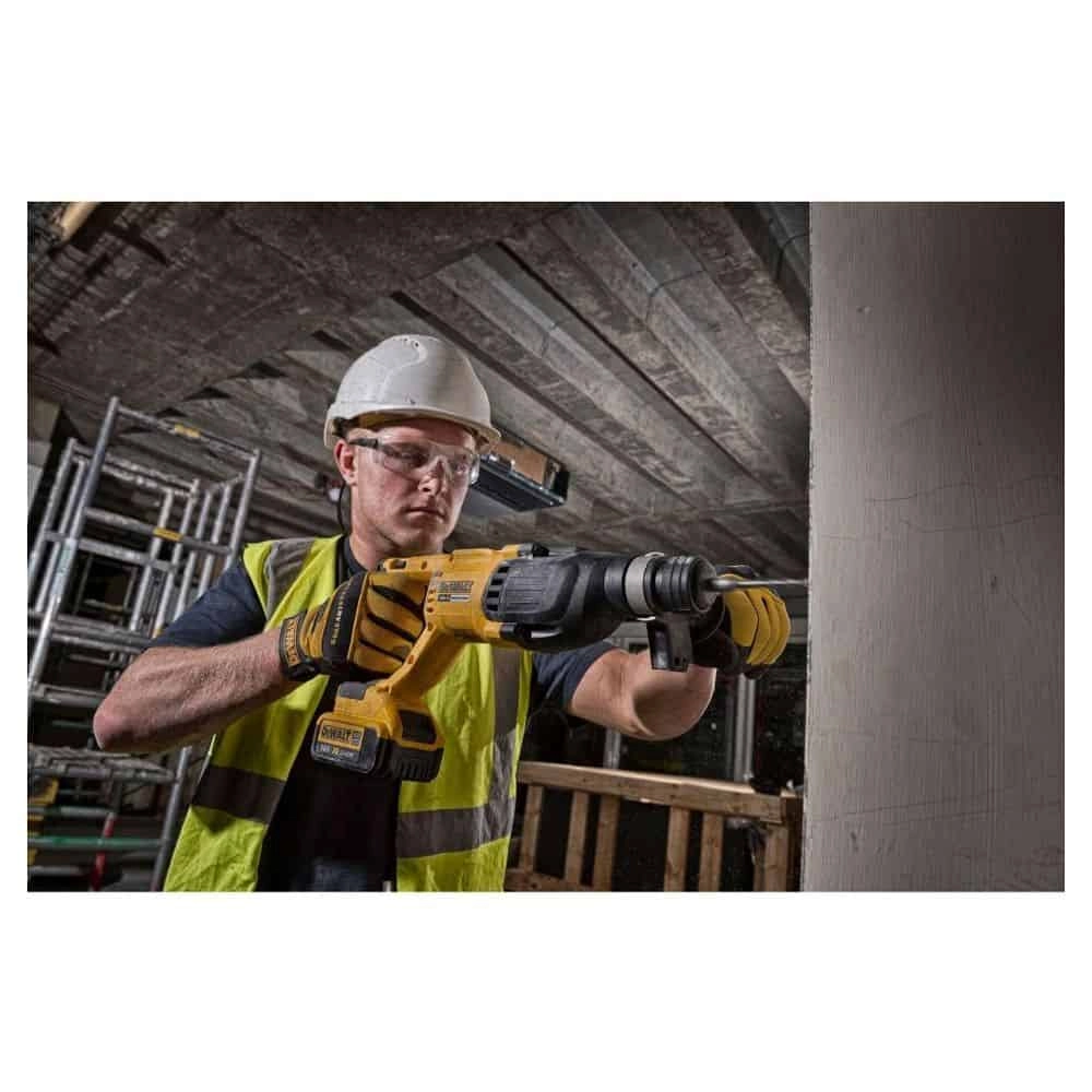 Dewalt Rotary Hammers DCH133M1-GB Thumbnail 2