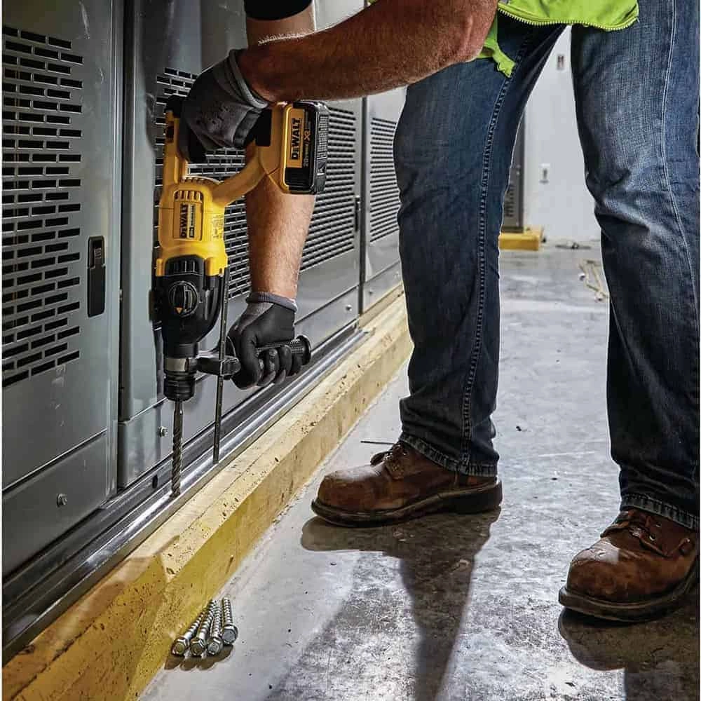 Dewalt Rotary Hammers DCH133M1-GB Thumbnail 4