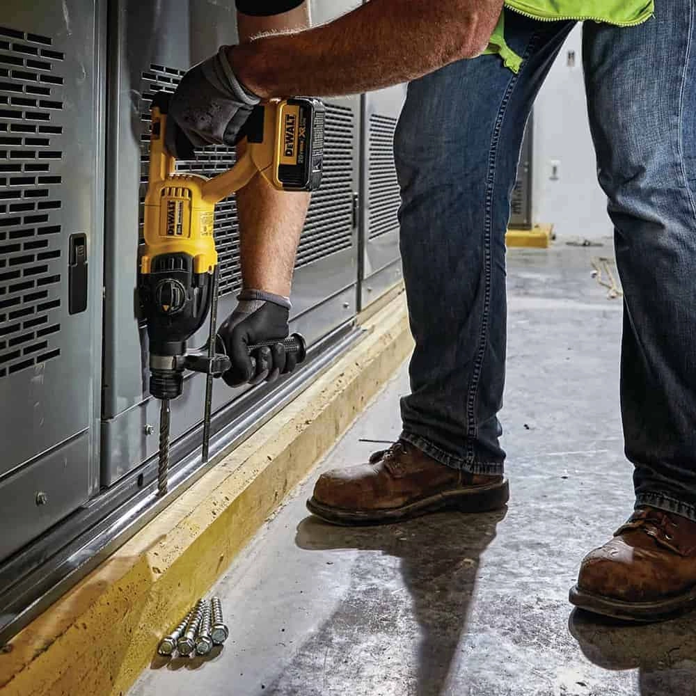Dewalt Rotary Hammers DCH133M1EXP-GB Thumbnail 4