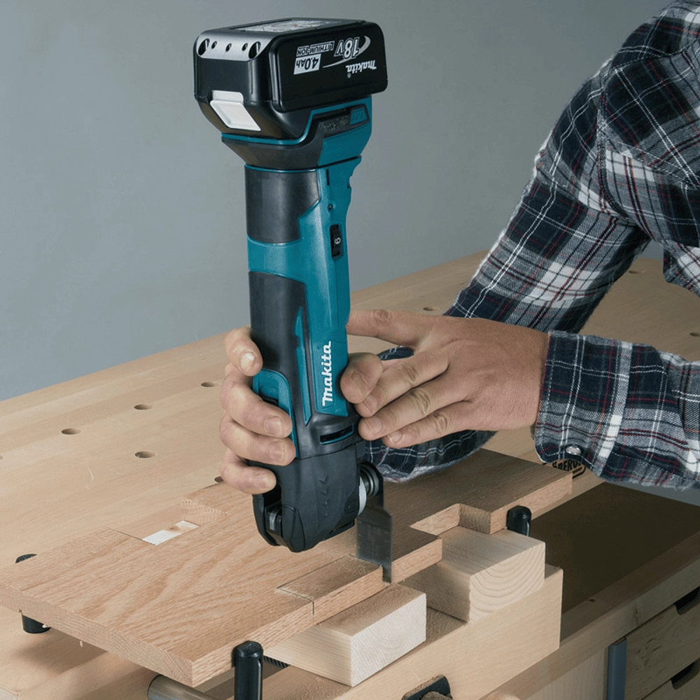 Makita Oscillating Tools DTM51RFJ Thumbnail 2